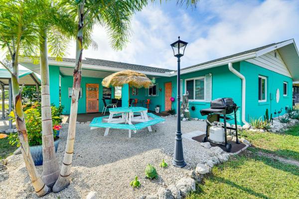 Kuvassa näkyy kohde Pet-Friendly Bradenton Home 1.5 Mi to Cortez Beach, joka sijaitsee kaupungissa Bradenton.