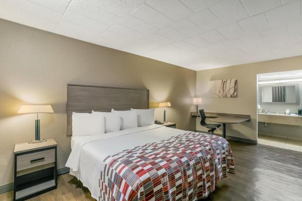 Na zdjęciu widoczny jest obiekt Red Roof Inn Baltimore położony w mieście Baltimore.