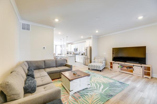 Pool Access! Newly Built Ocean City Townhome - Ocean City, MD