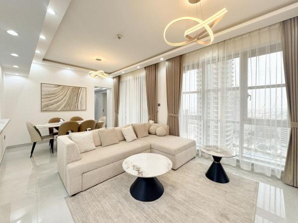 På billedet ses objektet Dream Shoma-2BR - Pool - Walk to Burj Khalifa beliggende i byen Dubai.