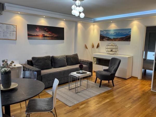 Auf dem Foto ist das Objekt Apartment Arena Lux in der Stadt Fontana zu sehen.