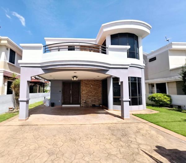 Raja Uda Family Haven 4br 10 Pax - 大山腳