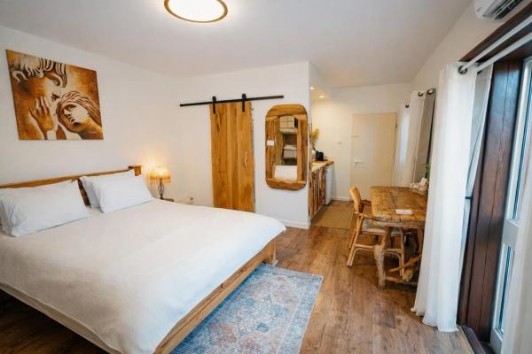 照片显示了位于Eilat市的Unique suite adults only Eilat物件。