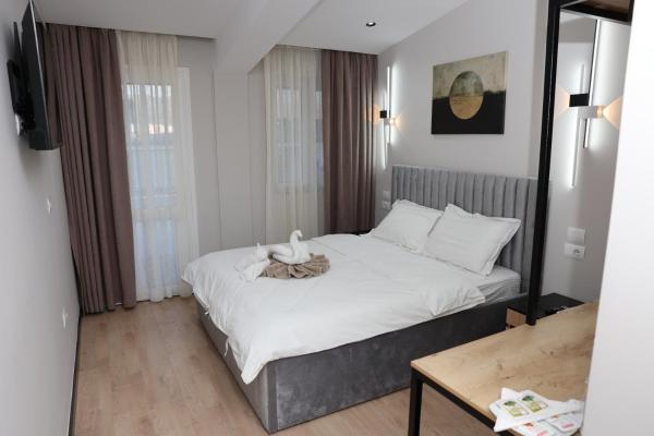 Auf dem Foto ist das Objekt Kremelo Hotel in der Stadt Berat zu sehen.