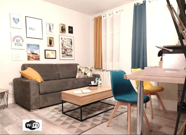 Na zdjęciu widoczny jest obiekt Le Studio Cocooning położony w mieście Chartres.