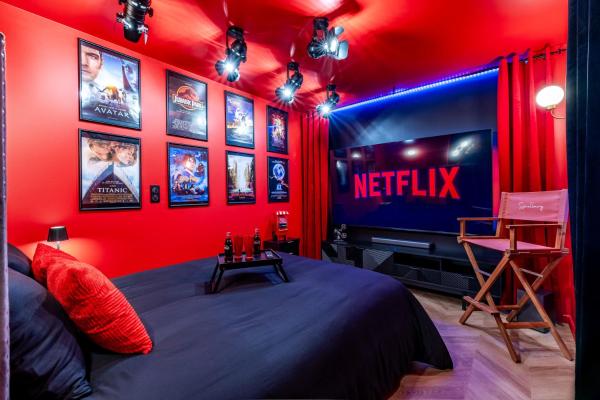 Studio Cinema Prive Tv 85 Pouces - Wifi - Clim - Gare 2 Minutes - Bischwiller