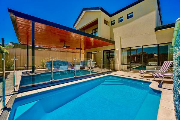 Luxury Villa W Pool & Spa 5 Bedrooms - Perth