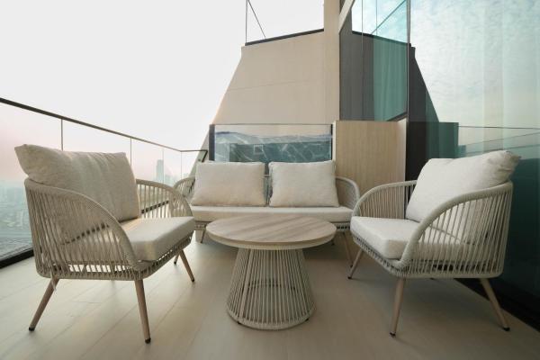 Nella foto è visibile l'oggetto High-End Apartment with Balcony Pool situato nella città di Dubai.
