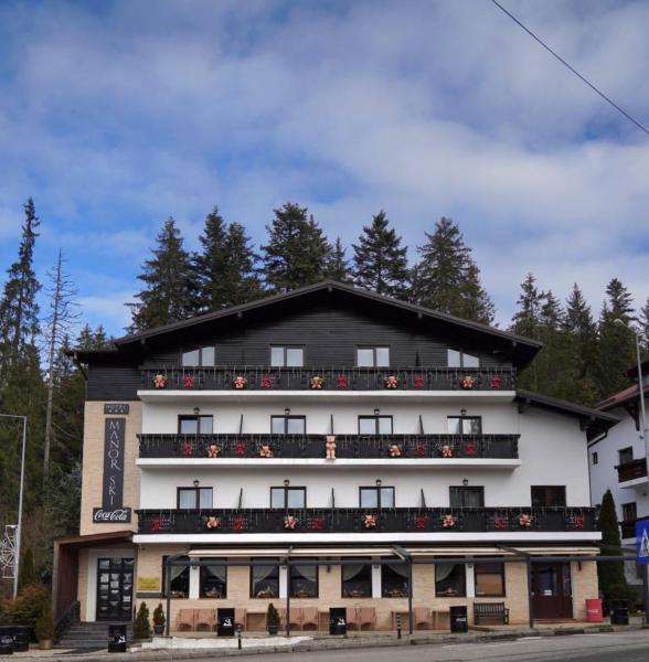 A la foto es mostra l'objecte Manor Ski Hotel situat a la ciutat de Predeal.