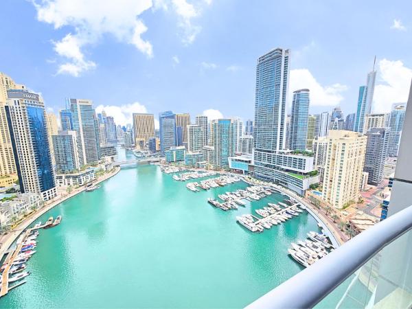 På billedet ses objektet Marina Breeze - Serene Yacht Views near Ain Dubai 3 BR Apartment beliggende i byen Dubai.