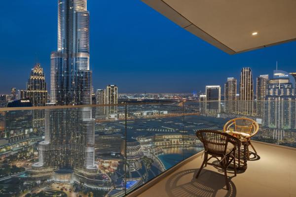 På billedet ses objektet Luxury 4BR Apartment Burj Khalifa & Mall Views beliggende i byen Dubai.