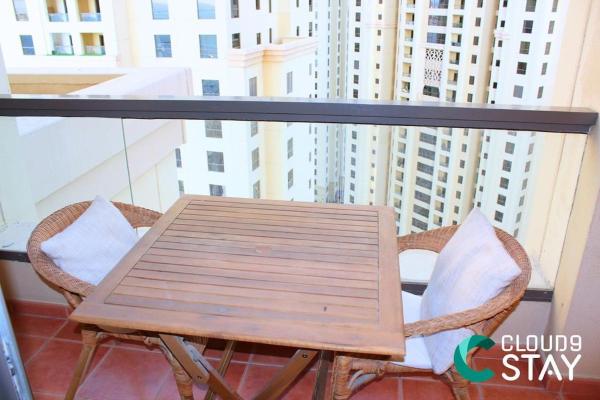 Фотография 8: Cloud 9 - Steps to the Beach Elegant 2BR in JBR