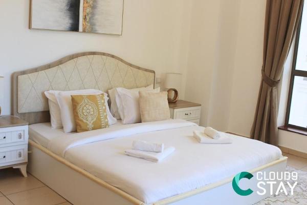 Фотография 4: Cloud 9 - Steps to the Beach Elegant 2BR in JBR