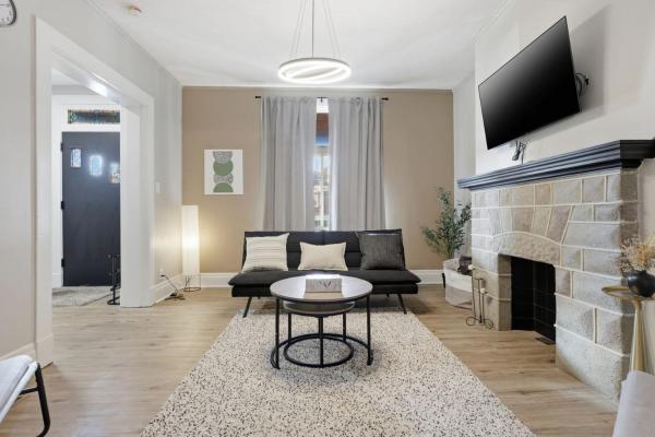 Stylish Mt. Washington Home With Private Deck And Easy Access To Downtown And Stadiums - Pittsburgh, PA