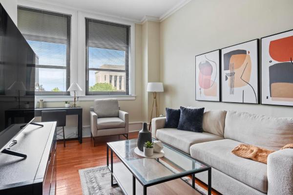 Landing Beautiful 2bd Gym - Nashville, TN