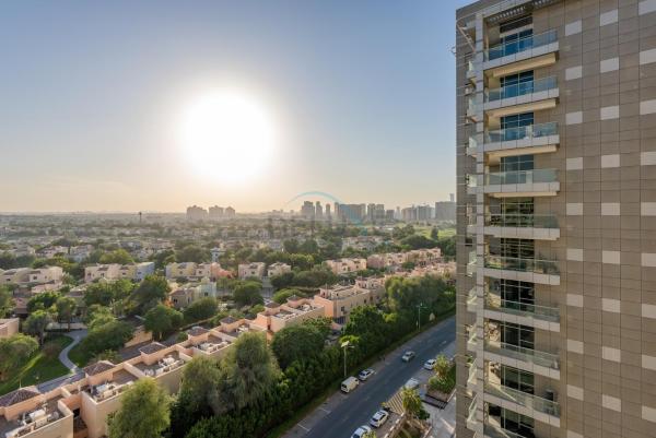 På billedet ses objektet Family-Friendly Apartment, Few Minutes Drive to Dubai Marina, Miracle Garden and Mall of the Emirates - Elite Residences 4, Sports City by Deluxe Holiday Homes beliggende i byen Dubai.