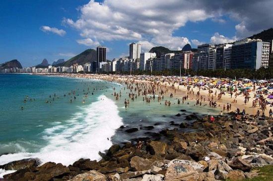 Seu Quarto No Leme á Pássos Da Praia - Rio de Janeiro, Brezilya