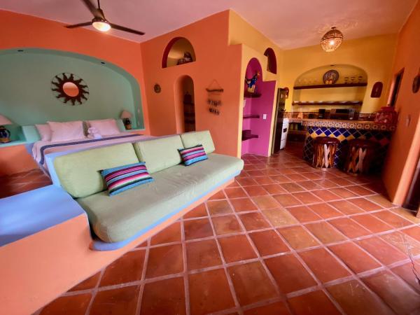 Fotografie 1: Sol - Casa MoJo's charming 1BR, kitchen, pool