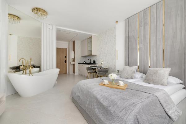 A la foto es mostra l'objecte Eleganckie Apartamenty Zabrska z Parkingiem w Centrum Katowic Przy Rynku by Noclegi Renters situat a la ciutat de Katowice.