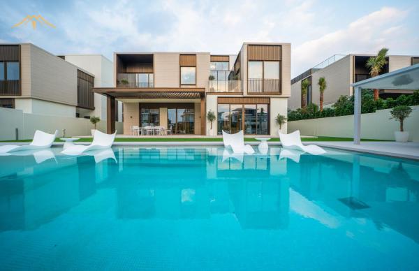 New Arabian Palm Hills 6br & Maid & Private Pool - Dubai