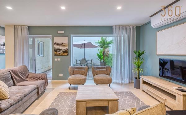 På billedet ses objektet 4BR Home in Prime Location Just Off the Promenade by 360 Estates beliggende i byen Sliema.