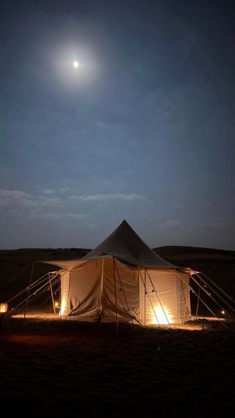 Na zdjęciu widoczny jest obiekt Desert waves camp położony w mieście Bidiyah.