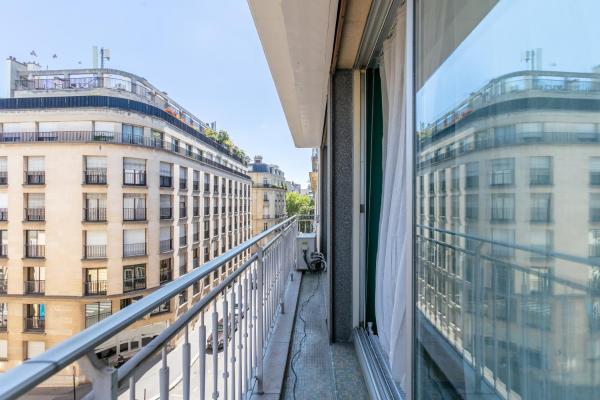 Appartement - Vue sur Ville — 170 m² - Studio Élysées