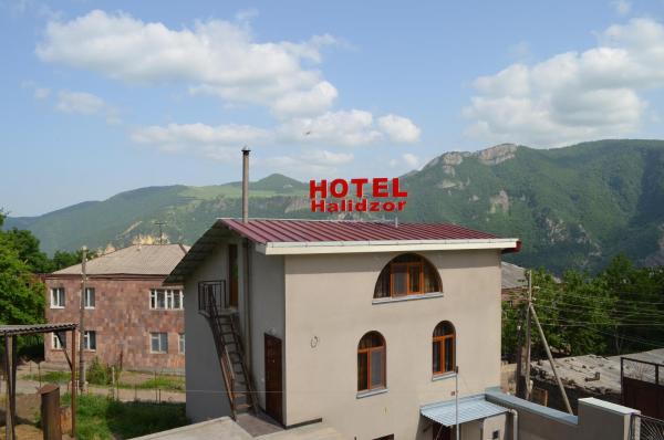 Na zdjęciu widoczny jest obiekt Hotel Halidzor położony w mieście Shinuhayr.