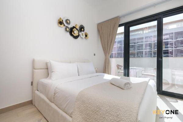 På billedet ses objektet Stylish Riviera Studio Near Downtown beliggende i byen Dubai.
