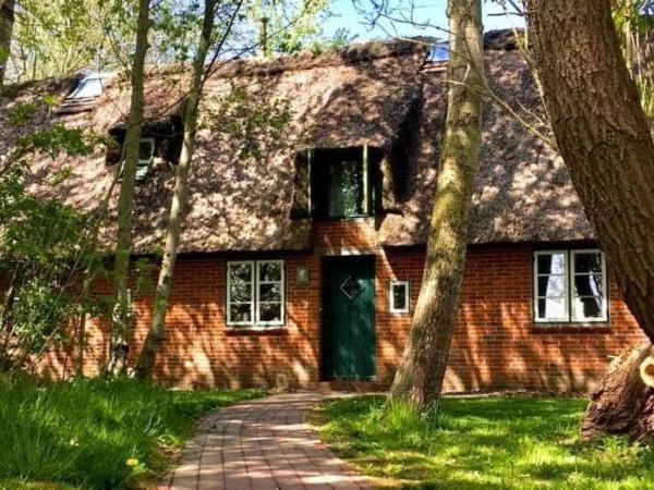 Holiday Home Reetdachhaus Für Erholsamen Familienurlaub By Interhome - Garding