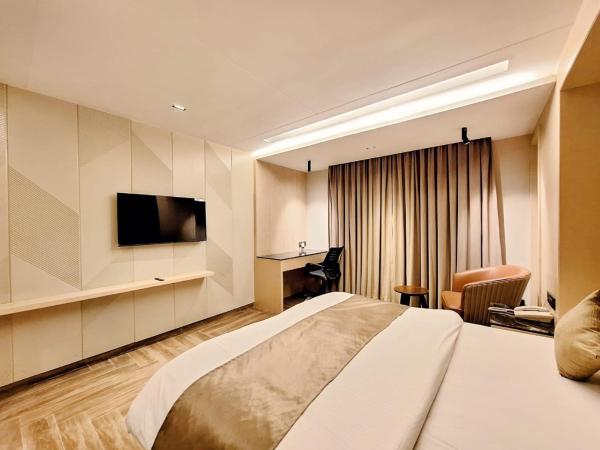 Hotel Tilak - Bhopal