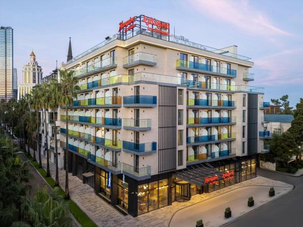 Bilde 1: Hampton By Hilton Batumi Center