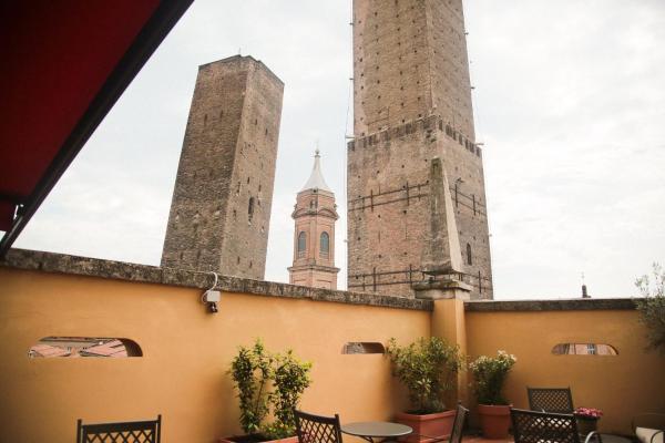 Albergo Garisenda con terrazza panoramica sulle Due Torri, Болонья