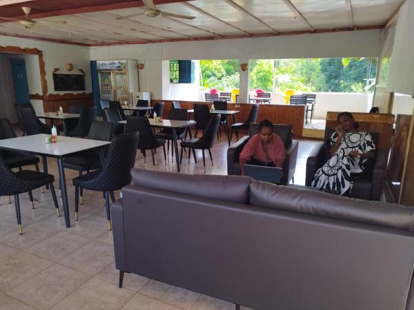 Na foto é possível ver o objeto Mohéli Vanilla Lodge localizado na cidade de Nioumachoua.