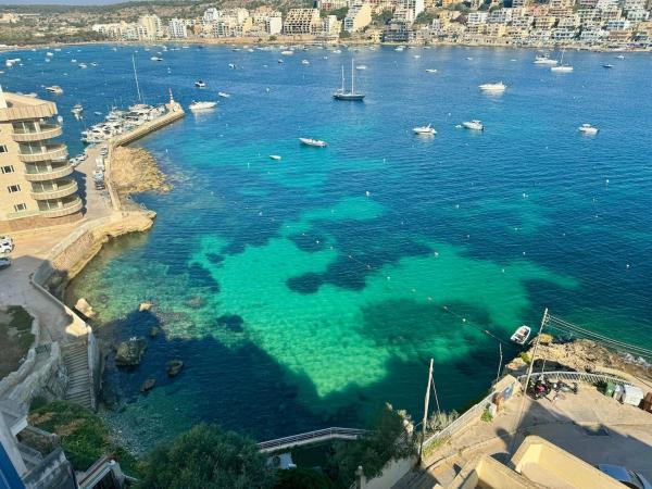 Luxurious Brand New Seafront, Wake Up Onto The Sea - Malta