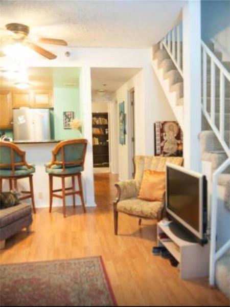 Ocean Condo Penthouse With Gym & Parking - Los Angeles, CA