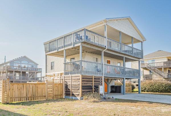 La Carolina Del Mar - Kdh Mp 5.5, 250 Yds To Beach, Ocean View, Hot Tub, Ideal For Couples, Flex Stays - Kill Devil Hills, NC