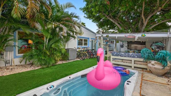 Casa Pineapple Social By Avantstay Spa Game Room Ev Charger Near Las Olas Fort Lauderdale Beaches Sleeps 16 - Fort Lauderdale