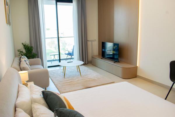 Binghatti Dusk Studio With Gym &Pool - Dubai