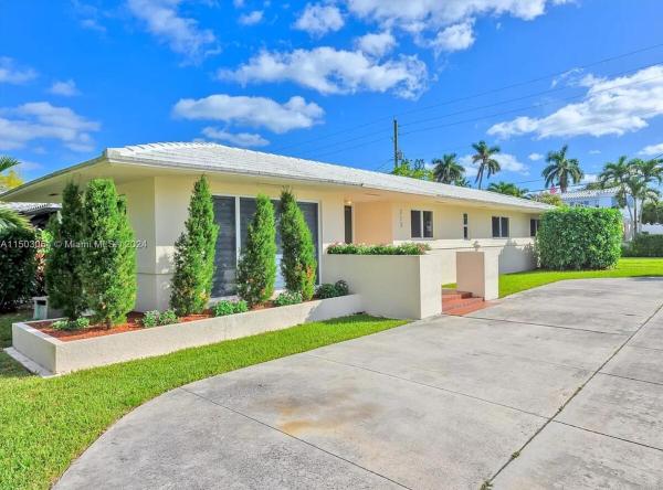 Golf Front House - Hollywood, FL