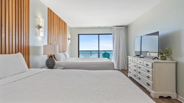 Coastal 2 Br Myrtle Beach Condo, Salt Air Style With Large Balcony - Public Beach, SC