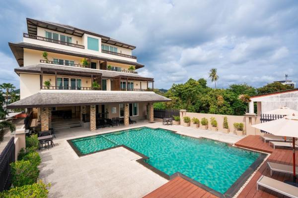 A la foto es mostra l'objecte Ratana Hotel Chalong situat a la ciutat de Rawai Beach.