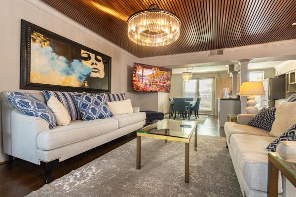 Spacious Dallas 2br Condo Resort-style Pool - Dallas, TX