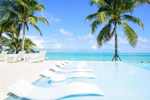 One Bedroom Condo At One Cable Beach - Nassau