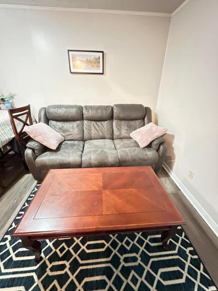 На фото показан объект A Quiet and decent 2 Bedroom apartment, расположенный в городе Kirkland Lake.