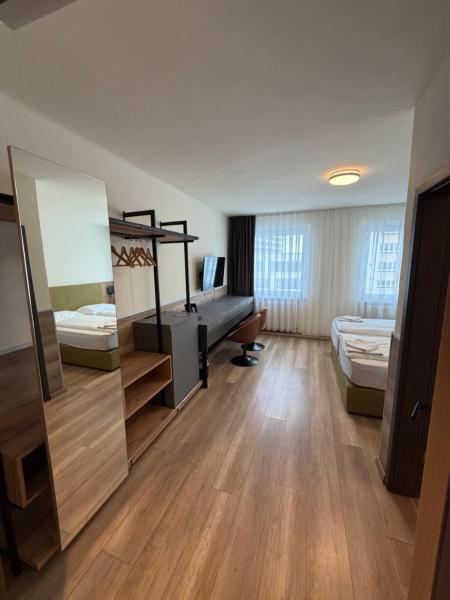 Turm Inn 24H Self Check In By H&H Hotels, Linz