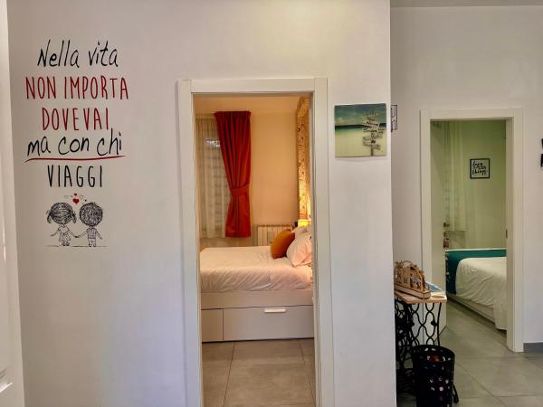 Na zdjęciu widoczny jest obiekt Casa Monì położony w mieście Neapol.