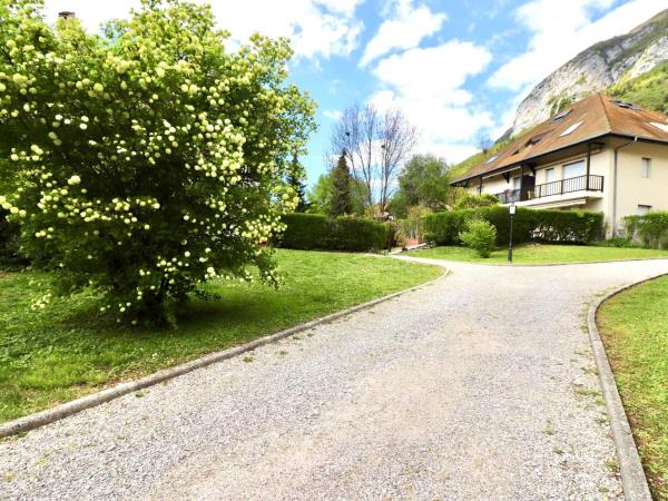 Confort Moderne Avec Piscine Et Jardin, Proche Lac - Fr-1-432-94 - Menthon-Saint-Bernard