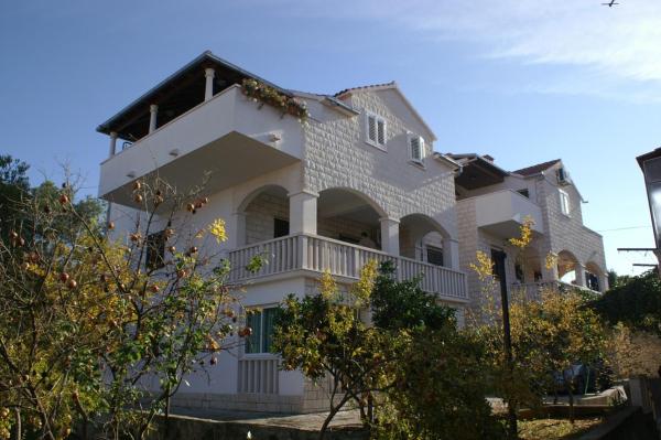 Apartments With Parking Space Supetar, Brac - 2956 - Bol