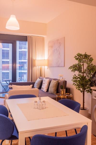 På billedet ses objektet Spacious Comfortable One Bed Downtown Dubai beliggende i byen Dubai.